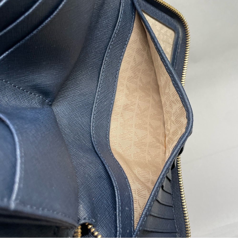 Michael Kors Jet Set Travel Continental Zip Wallet in Navy Blue Saffiano Leather - Picture 5 of 16